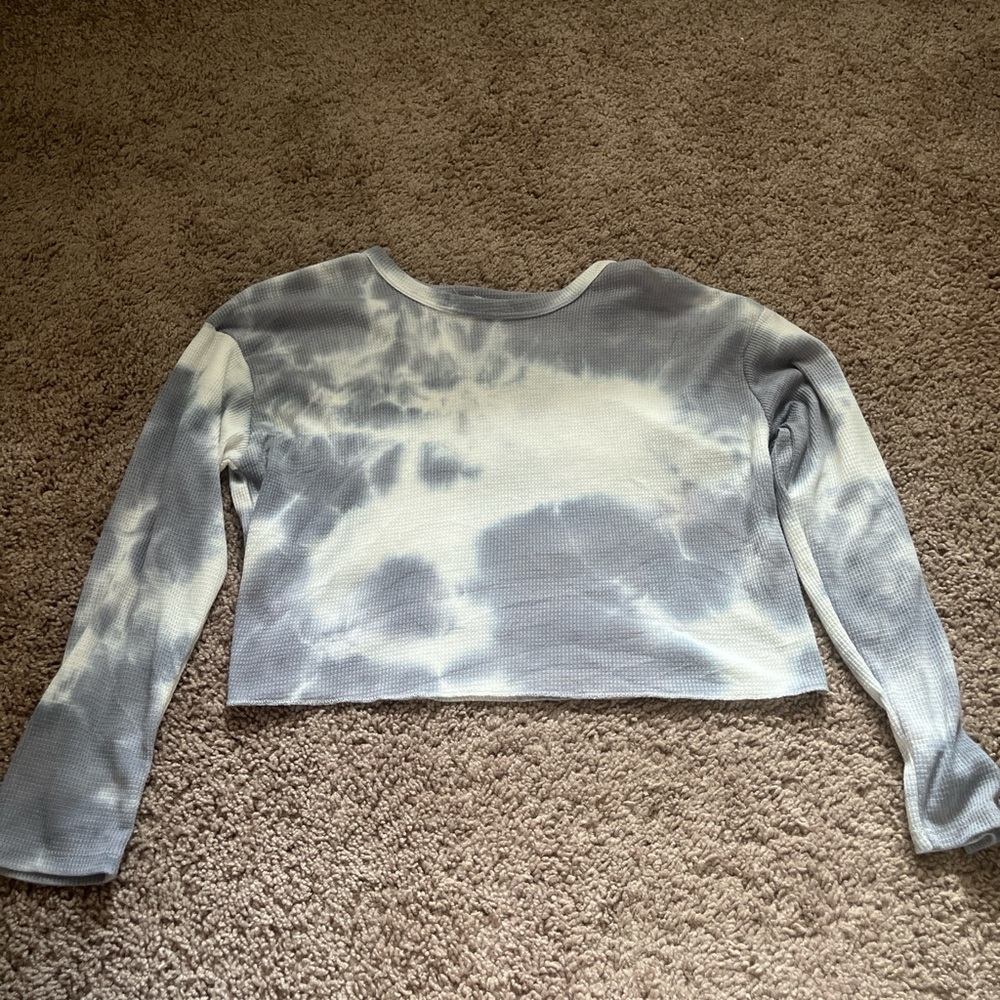Gray and White Cropped Tie-Dye Sweatshirt